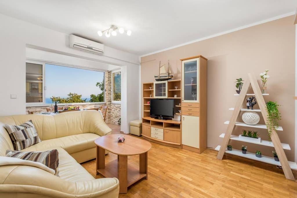 Apartman L&M Matulji Buitenkant foto